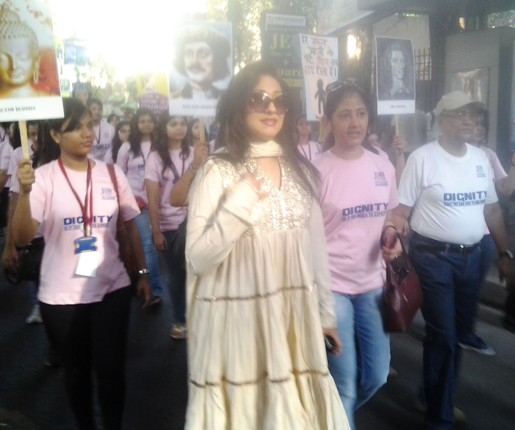 Actress Rituparna Sengupta participated in the Walk