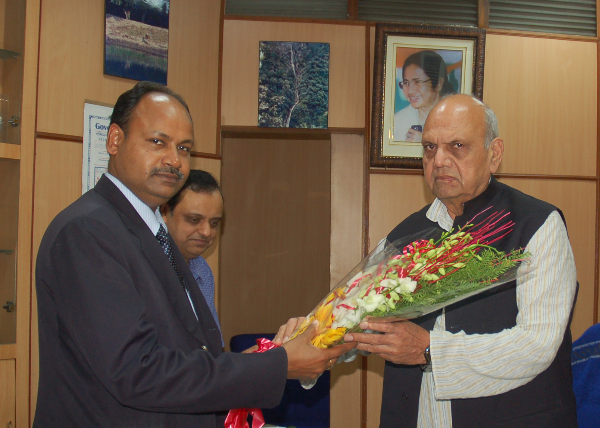 Chairman Mr.Anuj Goyal meets the Minister-in-charger  Co-operative  Mr. Janab Haider Aziz