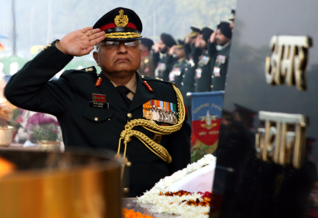Lt Gen VK Saxena  Director General  Army Air Defence Saluting at Amar Jawan Jyoti  India Gate  New Delhi on 10 Jan 2014