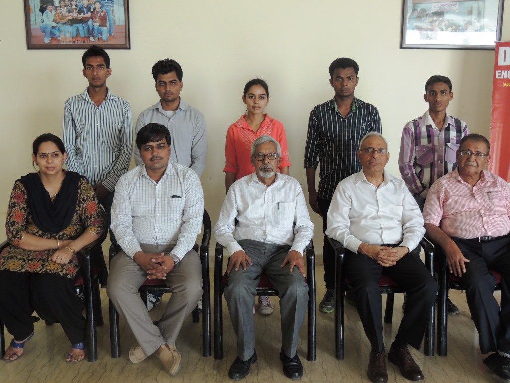 Topper students of DPGITM with Principal- J S Mehenwal and other faculty members