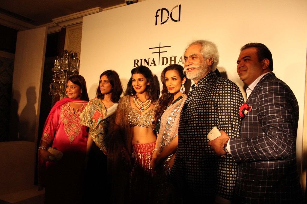 L-R Meena Nath Designer  Rina Dhaka with Nimrit Kaur  Malaika  Arora Khan  Suniel Sethi & Ashok Goel at Shree raj Mah_