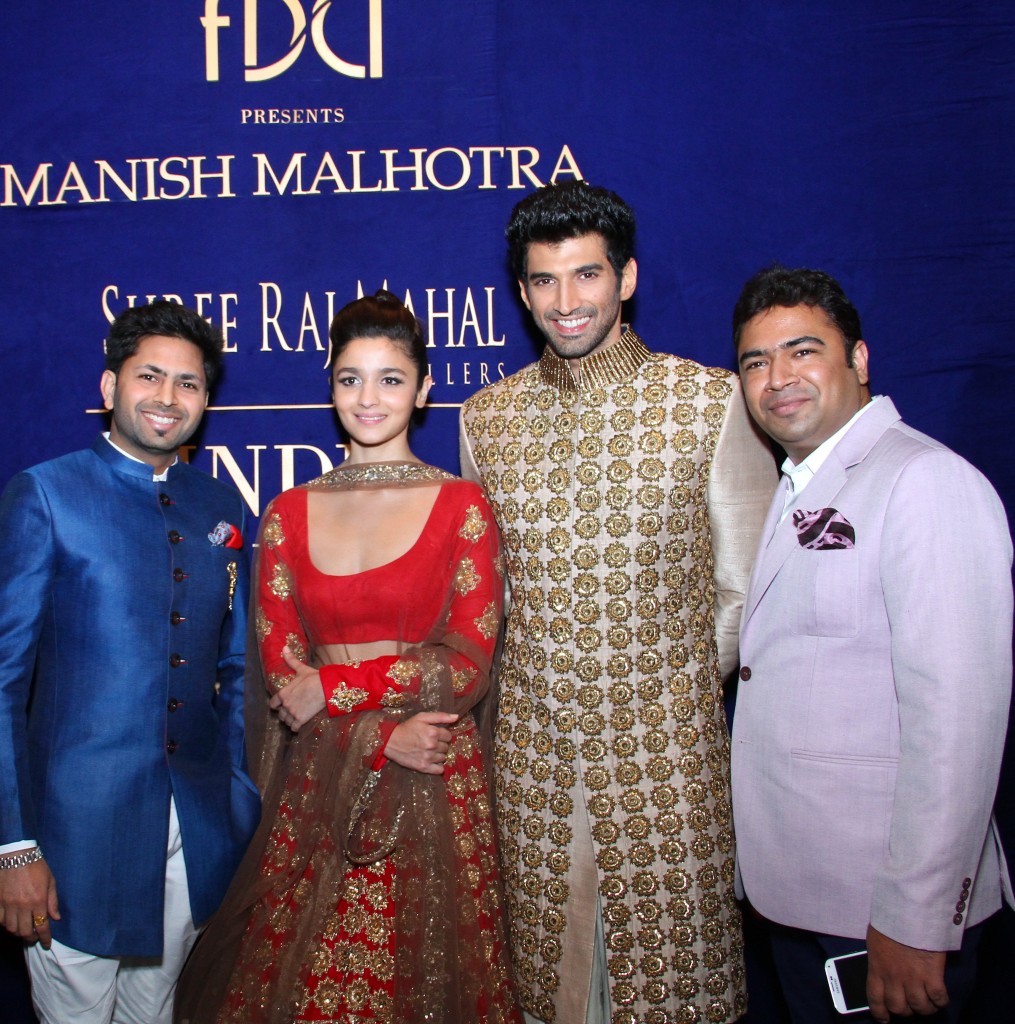 L-R Mr.Praveen Goel  Designer & CEO Shree Raj Mahal Jeweles with Alia Bhaat & Aditya Roy Kapoor & Mr. Ashok Goel at S_