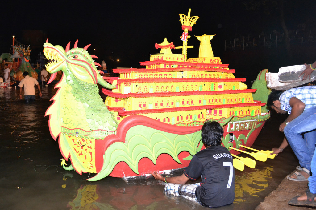 Tripurari Purnima Boat participating in the competition