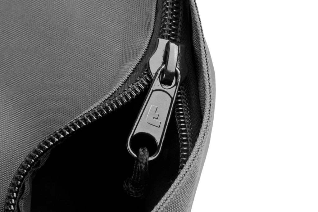 zipper_closeup_1410