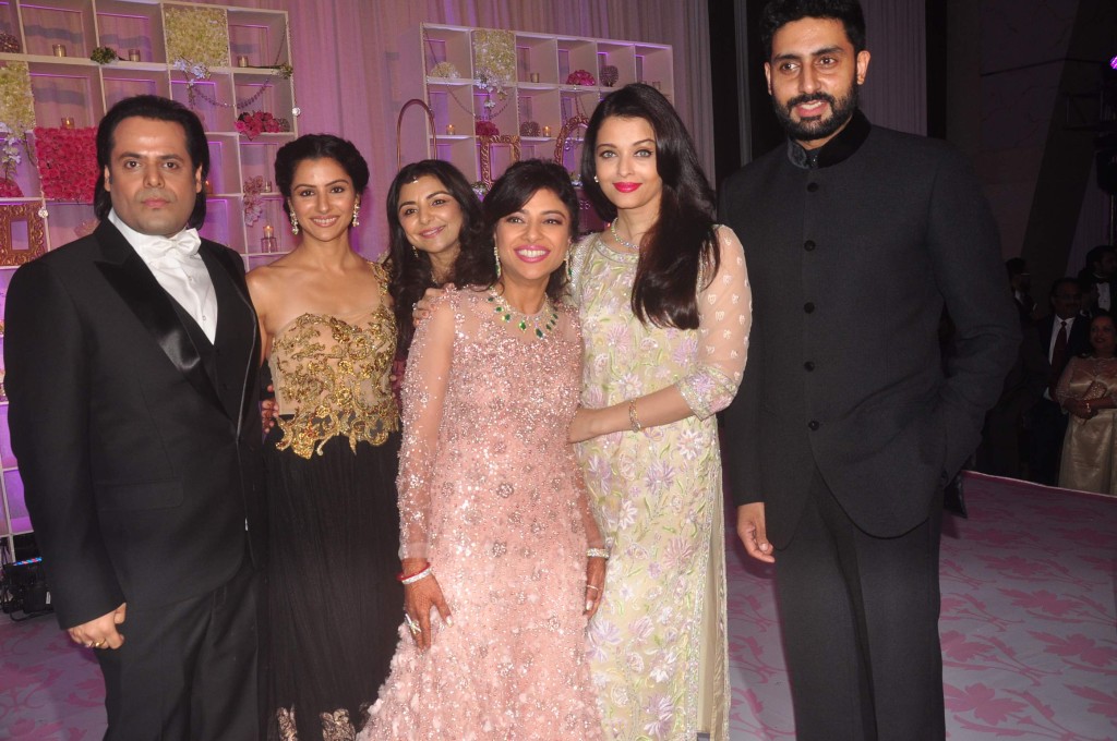Abhishek Bachchan with Aishawarya Rai Bachchan at Uday Singh and Shirin recepetion Party