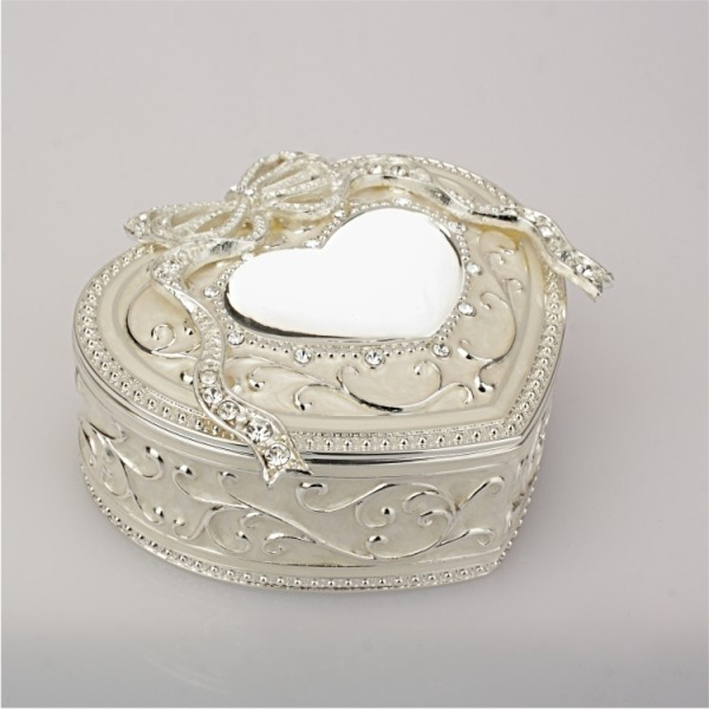 Shimmer heart shape jewellery box. price 872