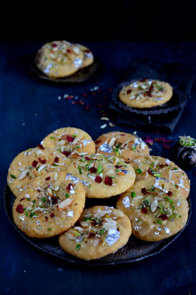 mawa kachori