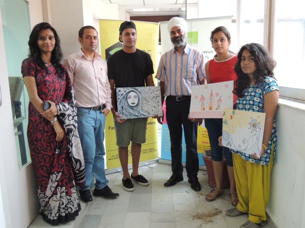Winners of JD Institute of Fashion technology with Mr.Sukhvinder Singh Director of Print Expressions