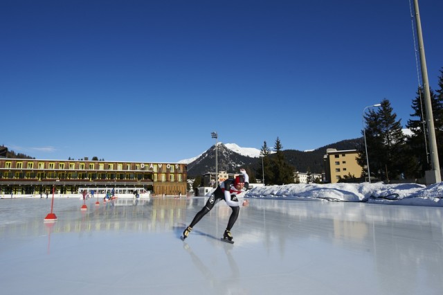 Eisschnelllauf auf Natureisbahn in Davos