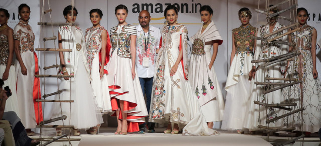 Models showcasing SUNAR Jewels @ Samant Chauhan Show Amazon India Fashion Week SS 16 (12)