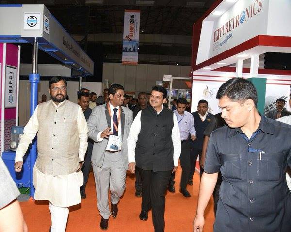 CM Devendra Fadvanis at IEE Expo 2016 (2)