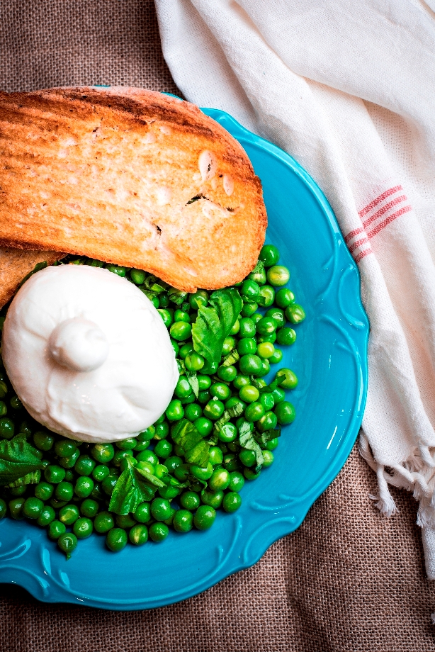 Burrata with peas and mint