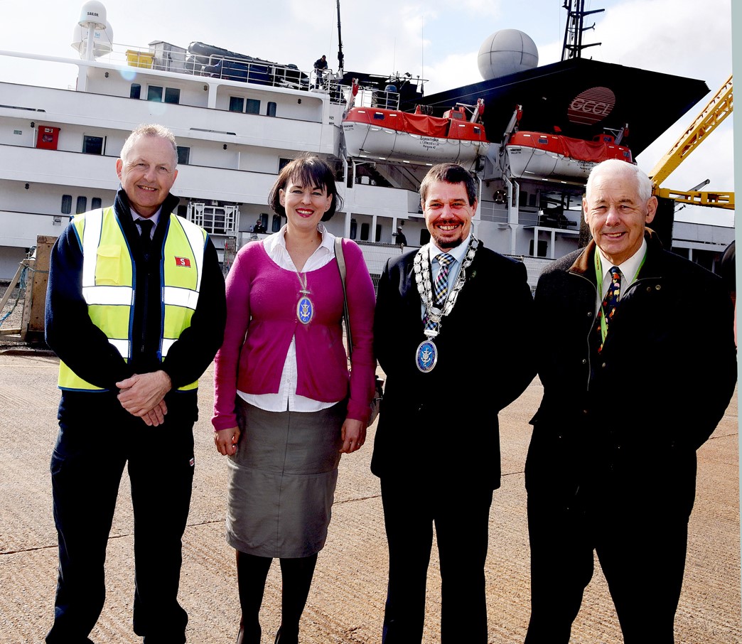 corinthian passengers welcomed by local dignataries