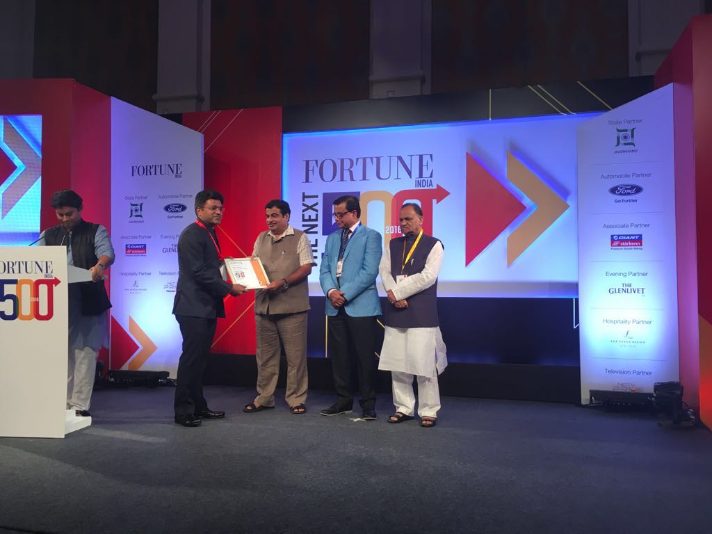 Mr. Deepak Chiripal  CEO  Nandan Denim Ltd receiving award from  Shri Nitin Gadkari  Union Minister for Road Transpor_