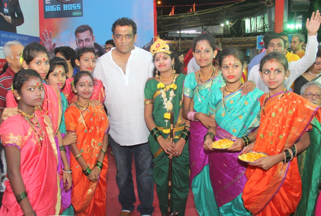 director-anurag-basu-with-disabled-children-at-the-third-edition-of-sarbojanin_