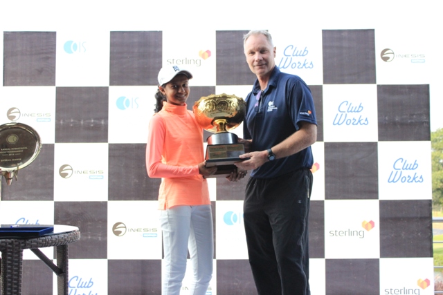 winner-pranavi-urs-with-head-of-school-at-canadian-international-shane-kells